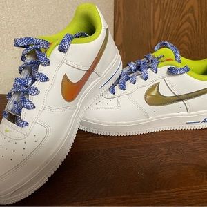 Boys/Young men’s 4.5 Nike’s. Worn only a few times. Make me an offer